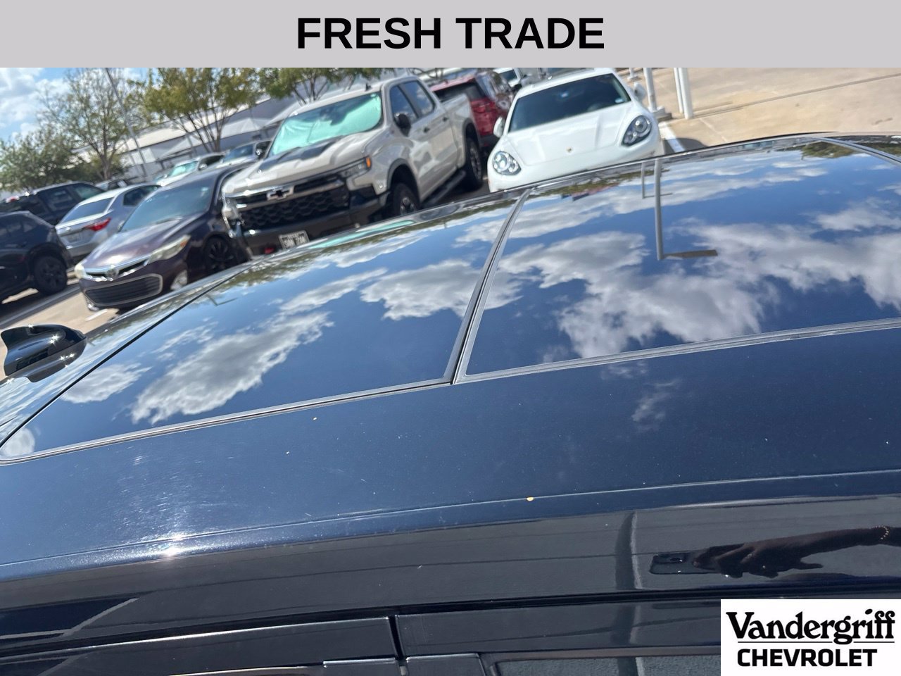 Used 2022 Chrysler 300 Touring L w/ Popular Equipment Group AWD/4WD image 3