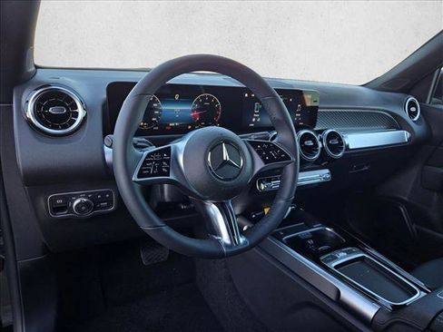 New 2026 Mercedes-Benz GLB 250 image 3