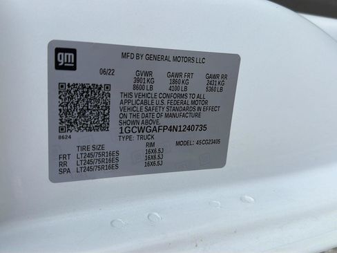 Used 2022 Chevrolet Express 2500 w/ Driver Convenience Package RWD image 32