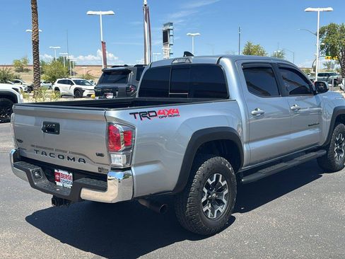 Used 2022 Toyota Tacoma TRD Off-Road AWD/4WD image 9