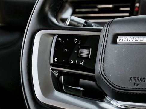 Used 2022 Land Rover Range Rover SE image 13