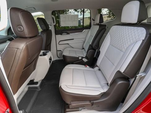 New 2026 GMC Acadia Denali w/ Super Cruise Package FWD image 27
