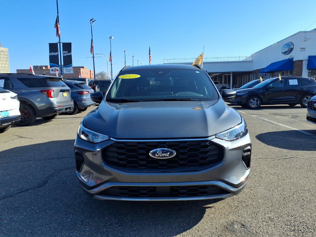 Certified 2023 Ford Escape ST-Line w/ Tech Pack #1 FWD image 3
