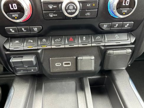 Used 2021 GMC Sierra 1500 AT4 w/ Technology Package AWD/4WD image 23