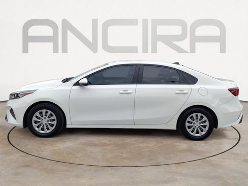 Used 2023 Kia Forte LX image 9