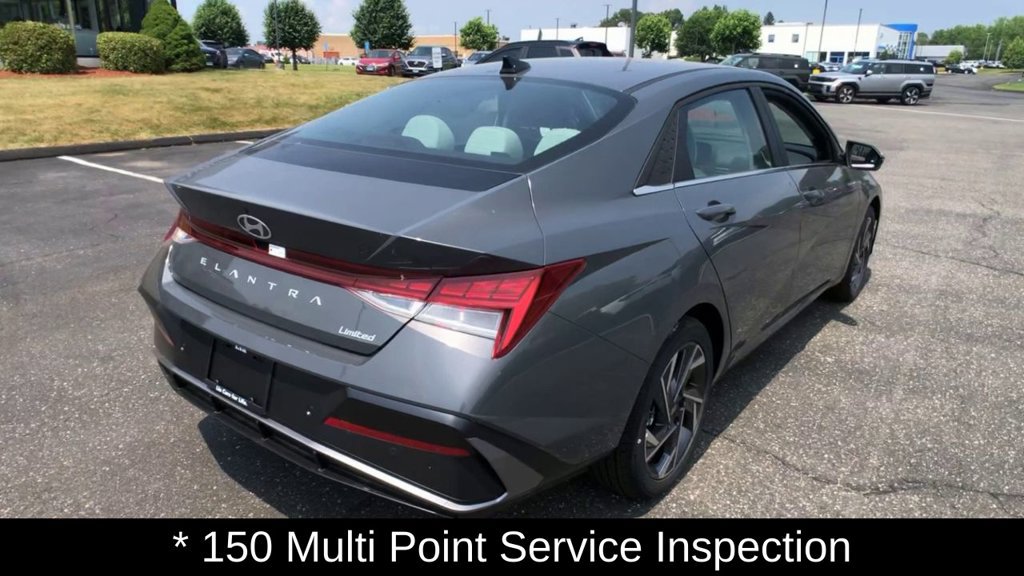 Used 2025 Hyundai Elantra Limited w/ Cargo Package FWD image 8