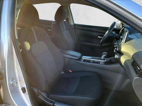 Used 2023 Nissan Sentra SV image 9