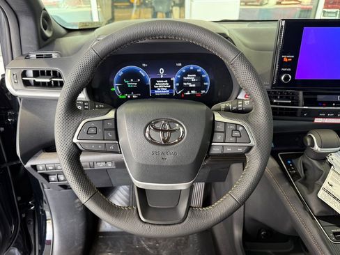 New 2026 Toyota Sienna XLE Woodland Edition image 21