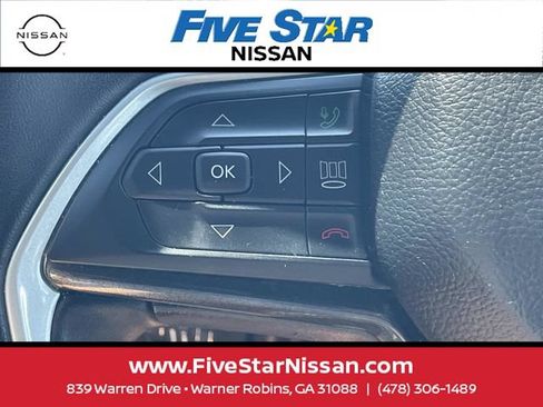 Used 2022 Jeep Grand Cherokee Altitude AWD/4WD image 22