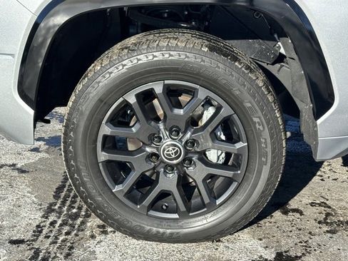 Used 2024 Toyota Tundra Platinum image 10