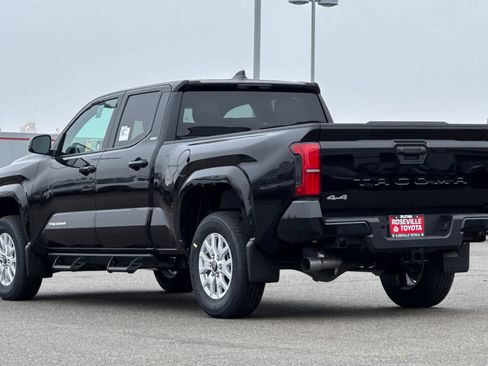 Certified 2026 Toyota Tacoma SR5 AWD/4WD image 6