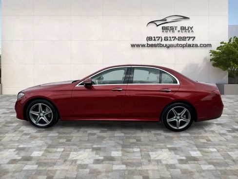 Used 2017 Mercedes-Benz E 300 4MATIC image 7