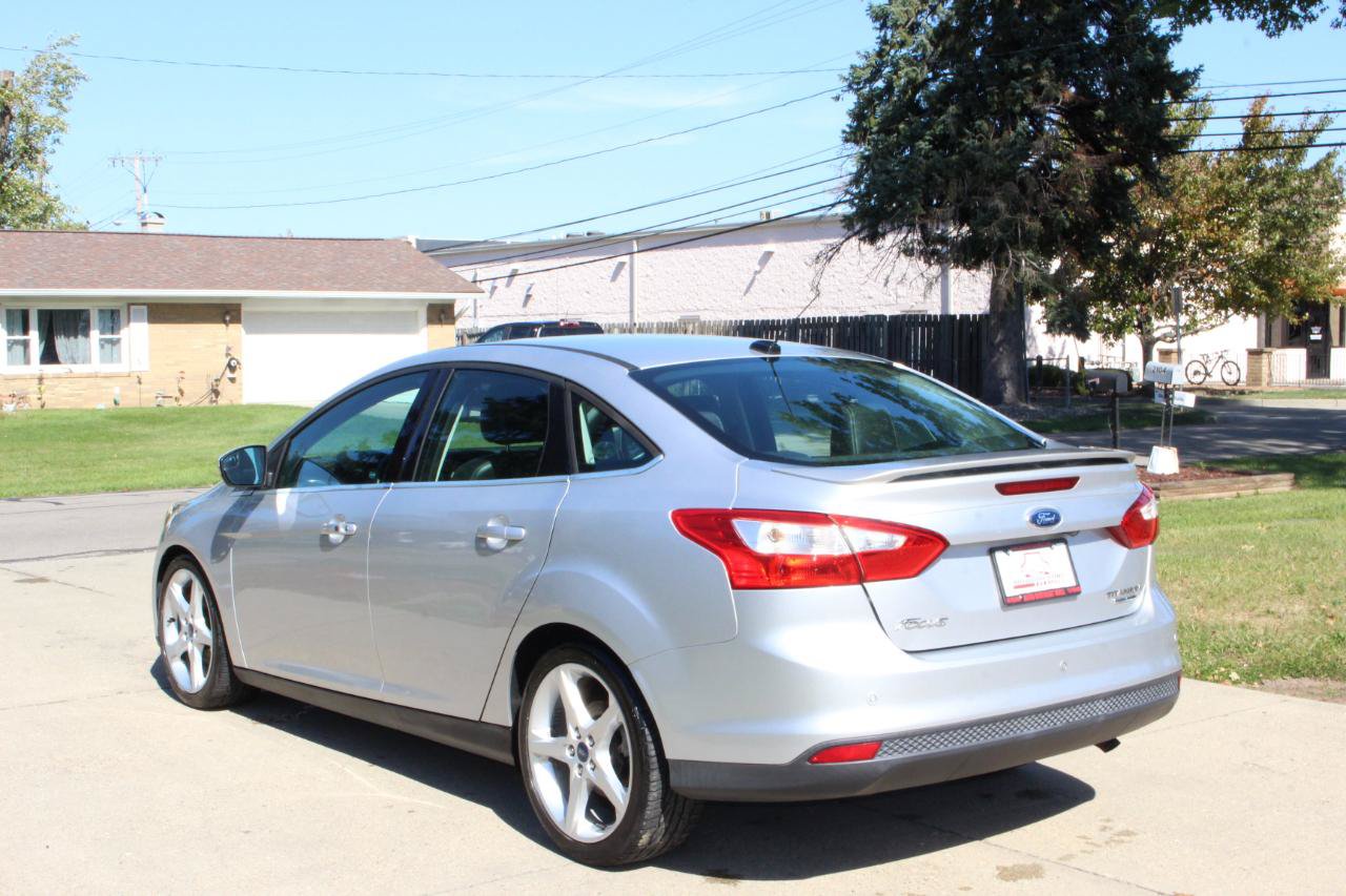Used 2014 Ford Focus Titanium FWD image 7