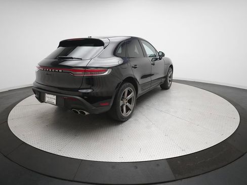 Certified 2024 Porsche Macan S image 3