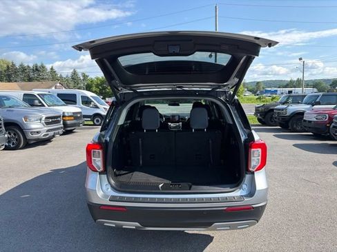 Used 2024 Ford Explorer XLT w/ Equipment Group 202A AWD/4WD image 49