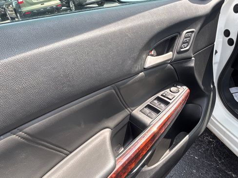 Used 2011 Honda Crosstour EX-L image 15