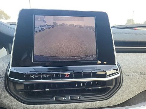 New 2026 Jeep Compass Latitude image 12