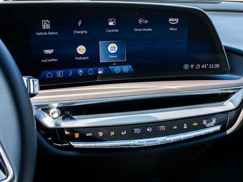 Used 2024 Cadillac Lyriq Tech image 19