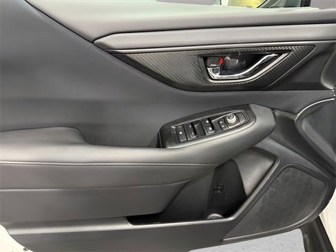 Used 2023 Subaru Outback Premium image 9