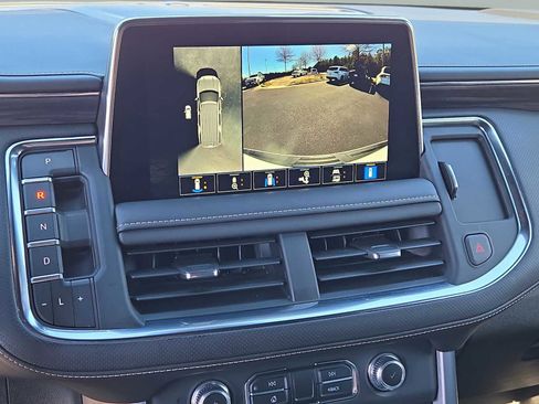 Used 2023 GMC Yukon SLT w/ SLT Premium Package image 33