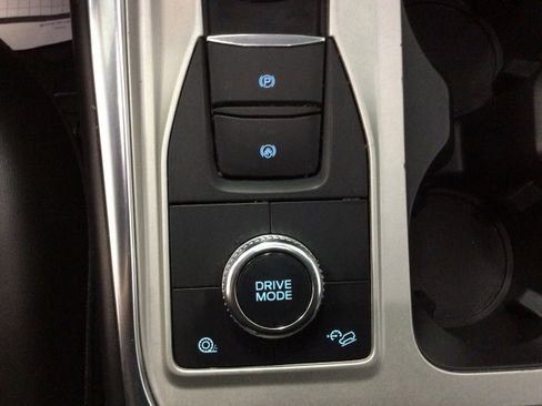 Used 2023 Ford Explorer XLT w/ Equipment Group 202A image 32