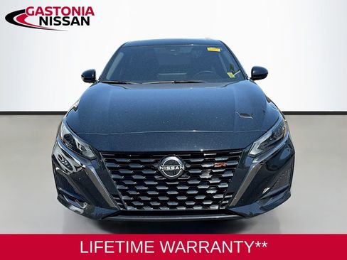 Used 2024 Nissan Altima 2.5 SR w/ SR Premium Package image 2