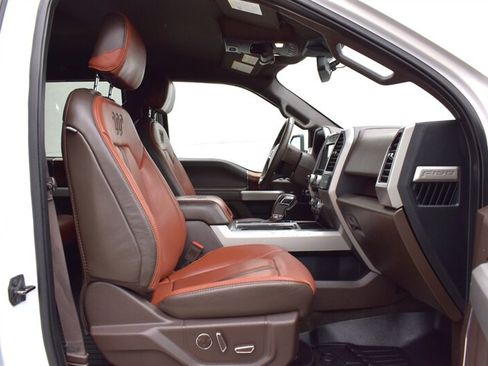 Used 2018 Ford F150 King Ranch w/ Equipment Group 601A Luxury AWD/4WD image 36