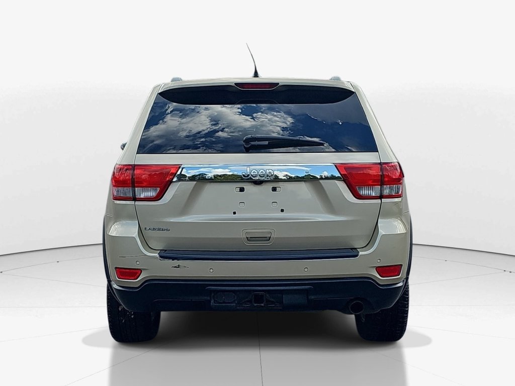 Used 2011 Jeep Grand Cherokee Laredo RWD image 8