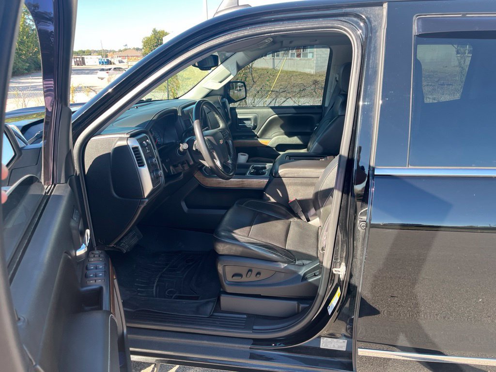 Used 2016 Chevrolet Silverado 1500 LTZ w/ Sport Package AWD/4WD image 6
