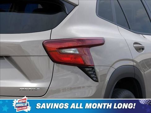 New 2026 Chevrolet Trax ACTIV w/ Sunroof Package FWD image 11