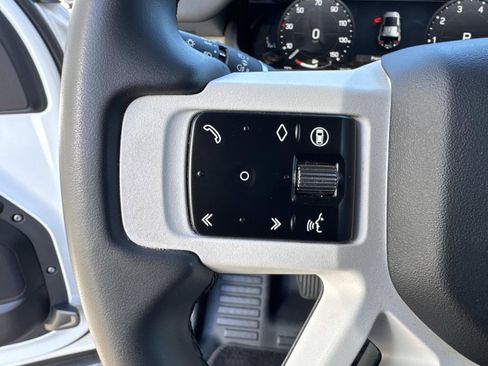 Certified 2025 Land Rover Defender 110 S image 31