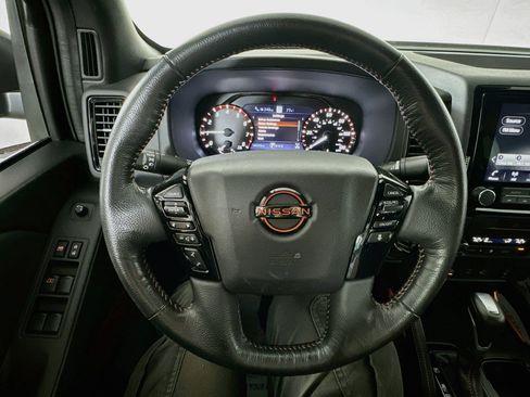Used 2022 Nissan Frontier PRO-4X AWD/4WD image 11