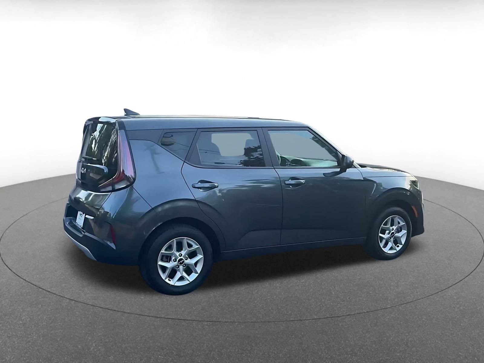 Used 2025 Kia Soul LX w/ LX Technology Package FWD image 14