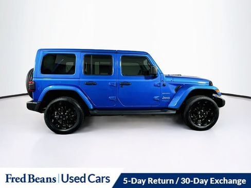 Used 2022 Jeep Wrangler Unlimited Sahara w/ Cold Weather Group AWD/4WD image 12