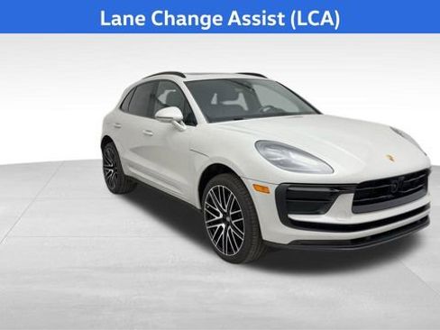 Used 2024 Porsche Macan AWD/4WD image 9