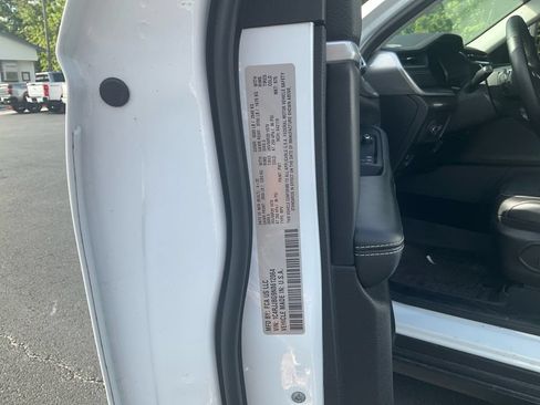 Used 2022 Jeep Grand Cherokee L Limited w/ Black Appearance Package RWD image 18