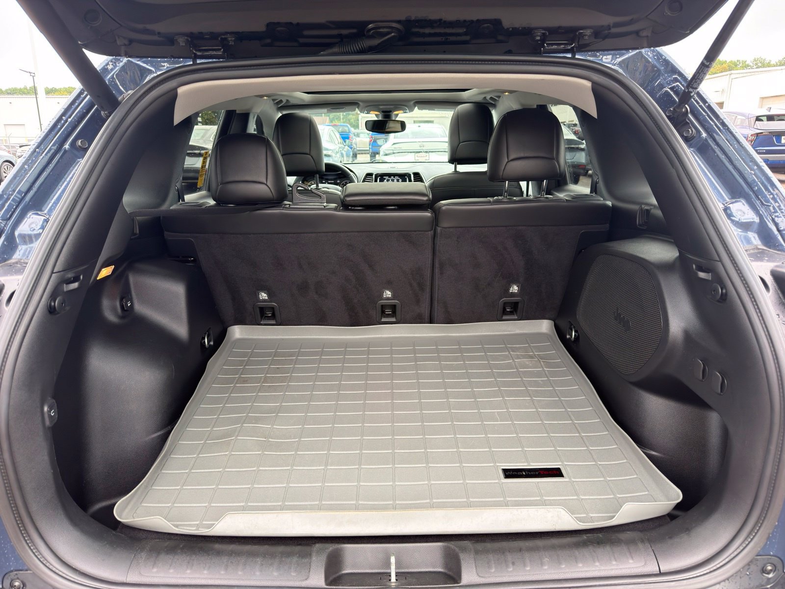 Used 2019 Jeep Cherokee Limited AWD/4WD image 32