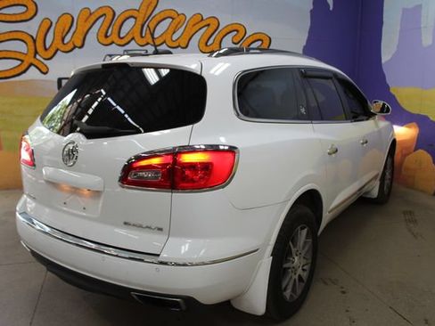 Used 2017 Buick Enclave Convenience FWD image 4
