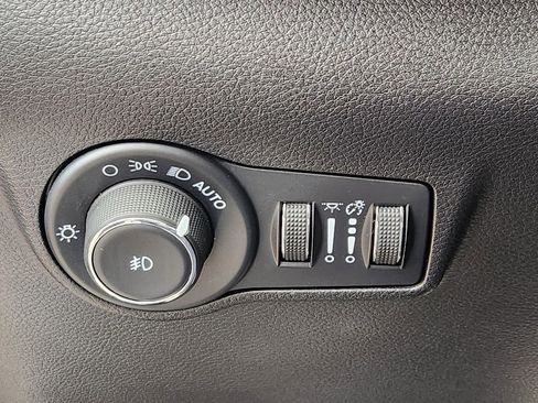 Used 2024 Jeep Compass Trailhawk AWD/4WD image 13