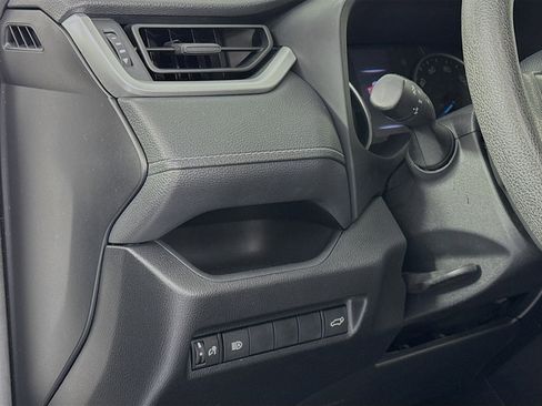 Used 2020 Toyota RAV4 XLE image 10