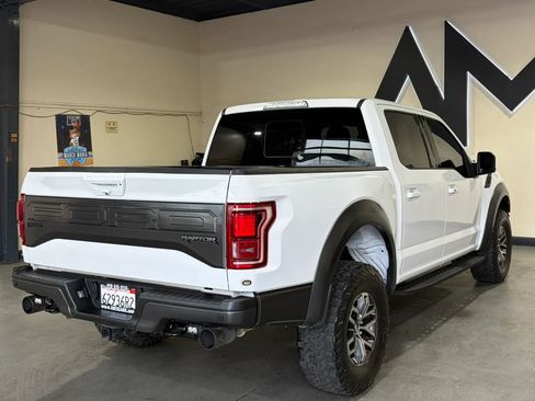 Used 2018 Ford F150 Raptor w/ Equipment Group 802A Luxury AWD/4WD image 4