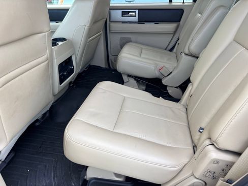 Used 2017 Ford Expedition XLT w/ Equipment Group 202A RWD image 9