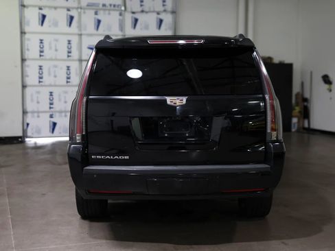 Used 2019 Cadillac Escalade ESV Luxury image 15