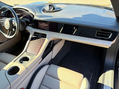 Certified 2025 Porsche Taycan image 18