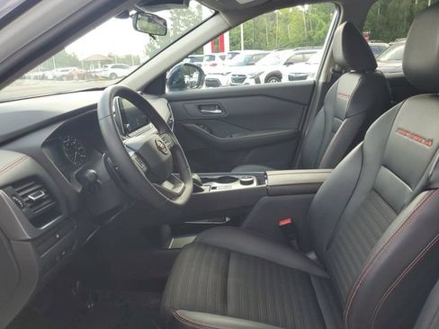 Used 2025 Nissan Rogue SV AWD/4WD image 16