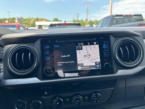 Used 2017 Toyota Tacoma TRD Sport w/ Tow Package (A/T) AWD/4WD image 52