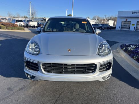 Used 2018 Porsche Cayenne Platinum Edition image 35