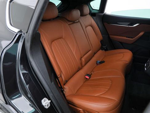 Certified 2023 Maserati Levante GT AWD/4WD image 15