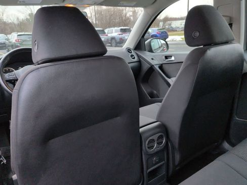 Used 2018 Volkswagen Tiguan Limited image 19