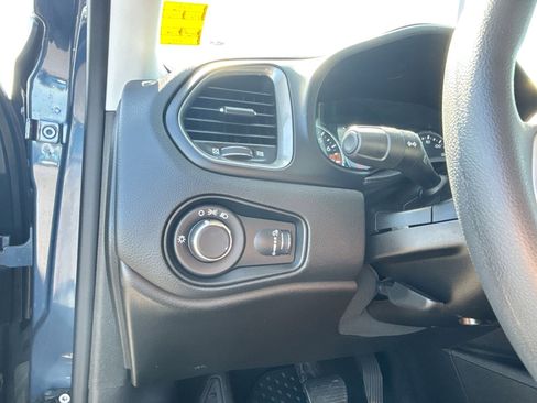 Used 2023 Jeep Renegade Latitude image 56